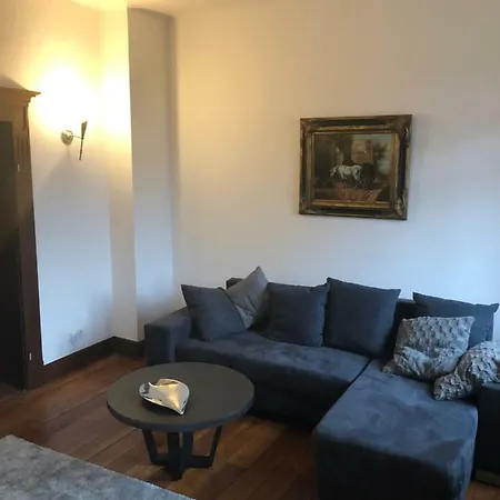 Ferienwohnung In Historischem Gebaude In Der Fussgangerzone In * Kaiserslautern
